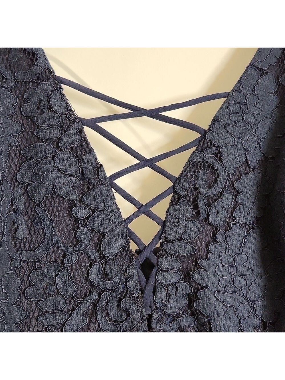 ASTR navy lace plunge criss-cross party cocktail dress  Sz: S - Picture 8 of 12
